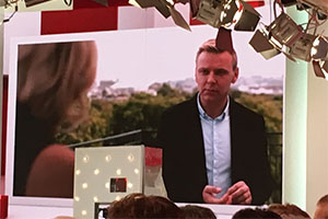 Jeanfi - Stewart devenu humoriste