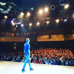 Jeanfi - Stewart devenu humoriste